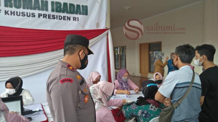 Vaksinasi Polri Serentak, Polres Telukbetung Utara Gelar di Masjid Al Furqon